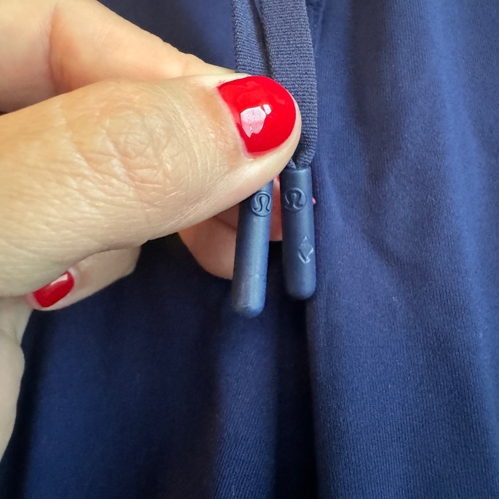 Preloved Lululemon Pants in a Navy Blue - Picture 2 of 7